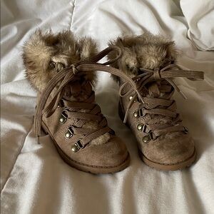 Tan Fur-Lined Lace-Up Boots Size 6